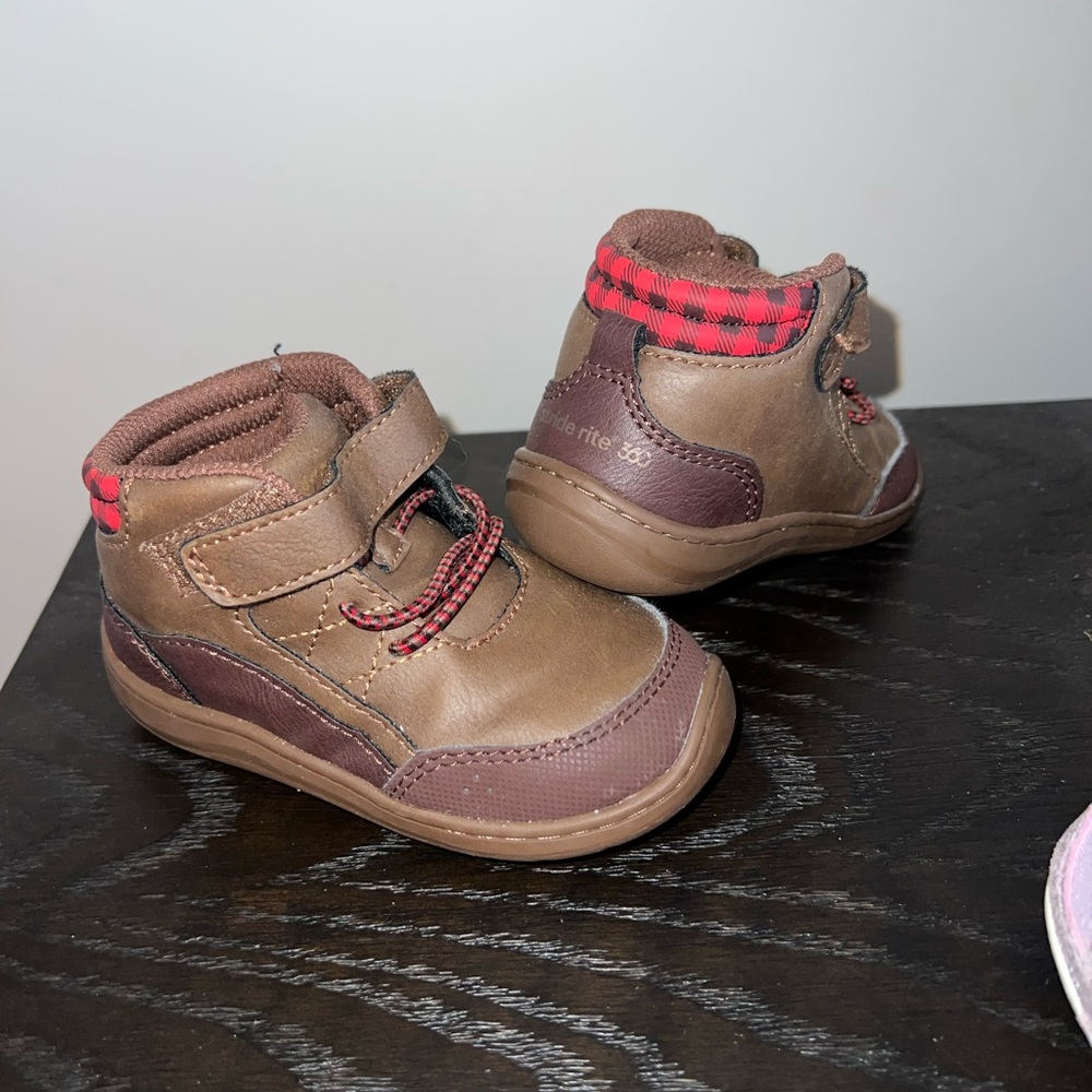 Like new! Stride Rite boots